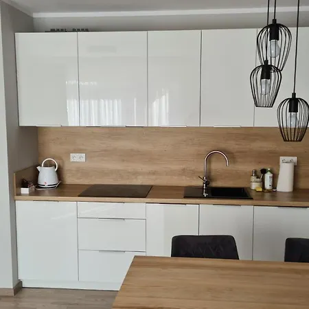 Park 2 Apartment *